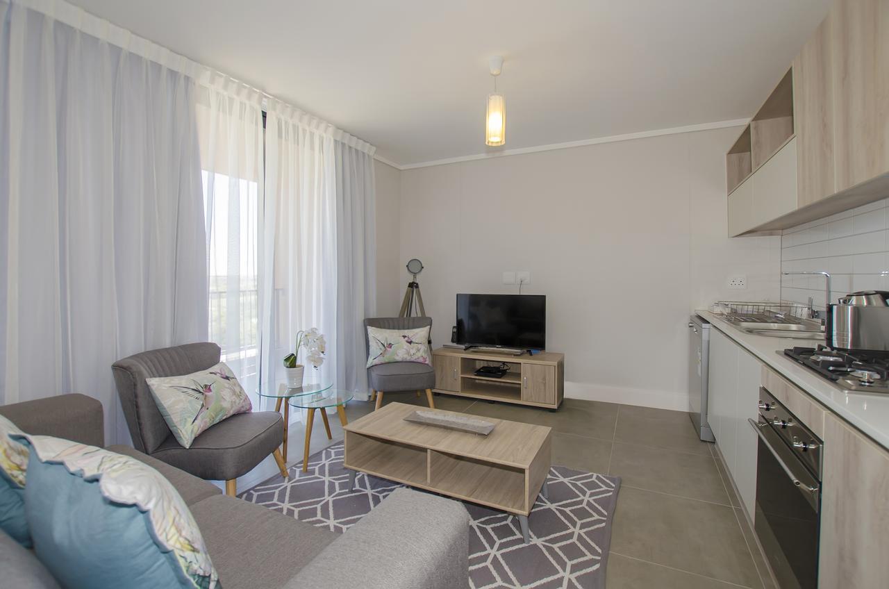 Waters Edge Luxury Apartment