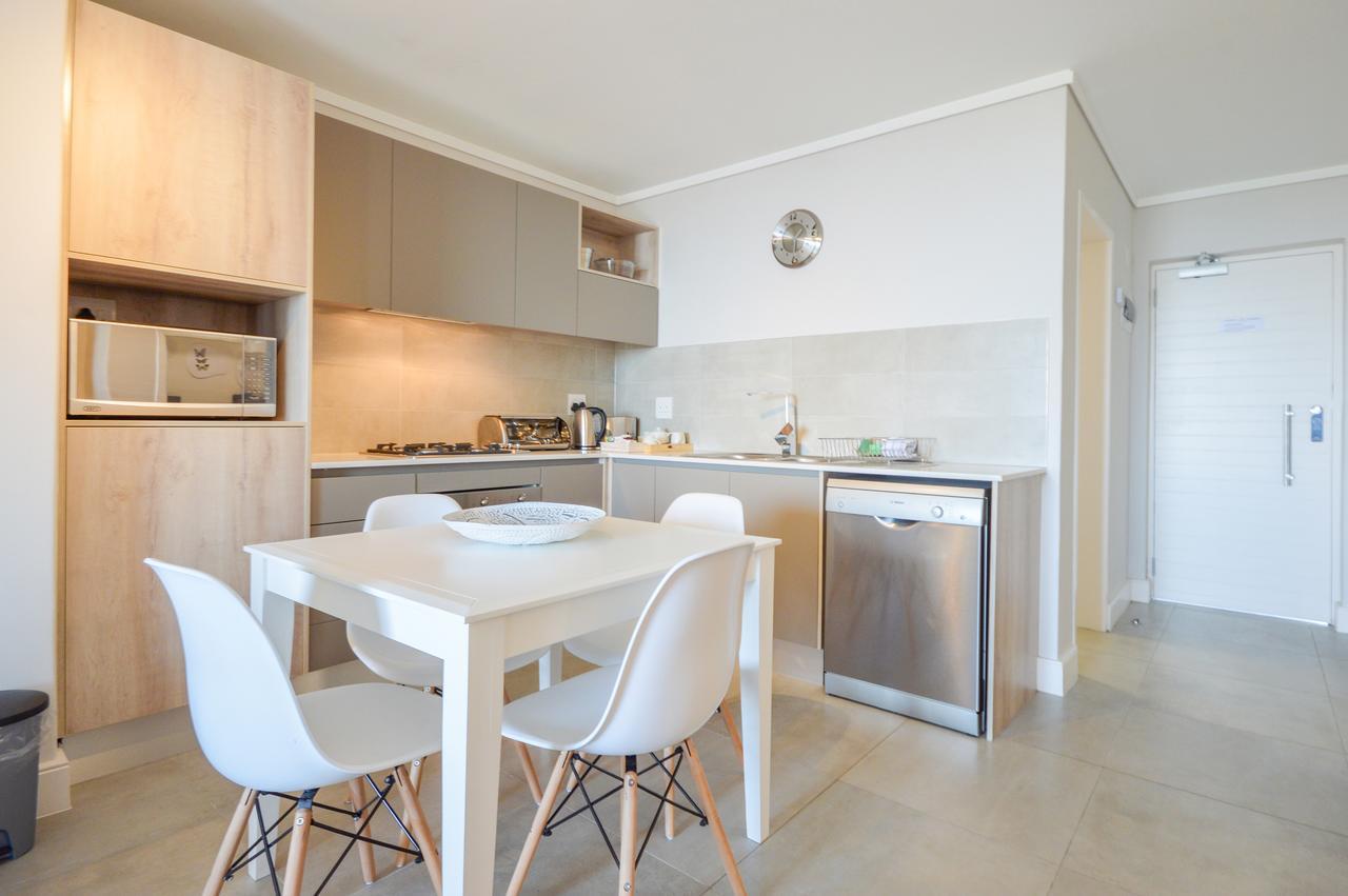 Waters Edge Luxury Apartment *