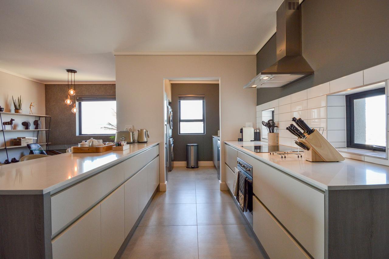 Waters Edge Luxury Apartment