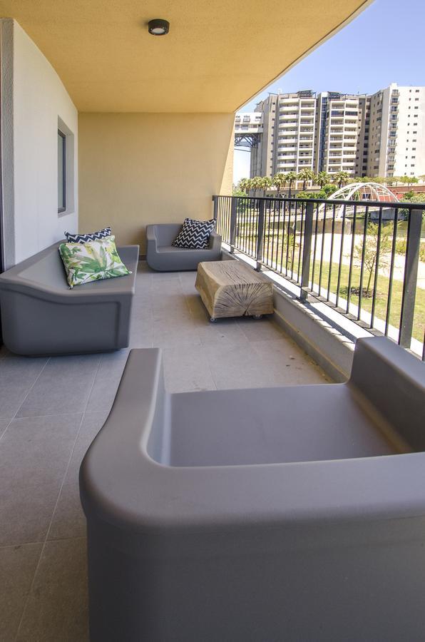 Apartment Waters Edge Luxury