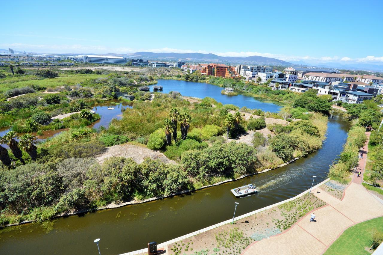 Apartment Waters Edge Luxury